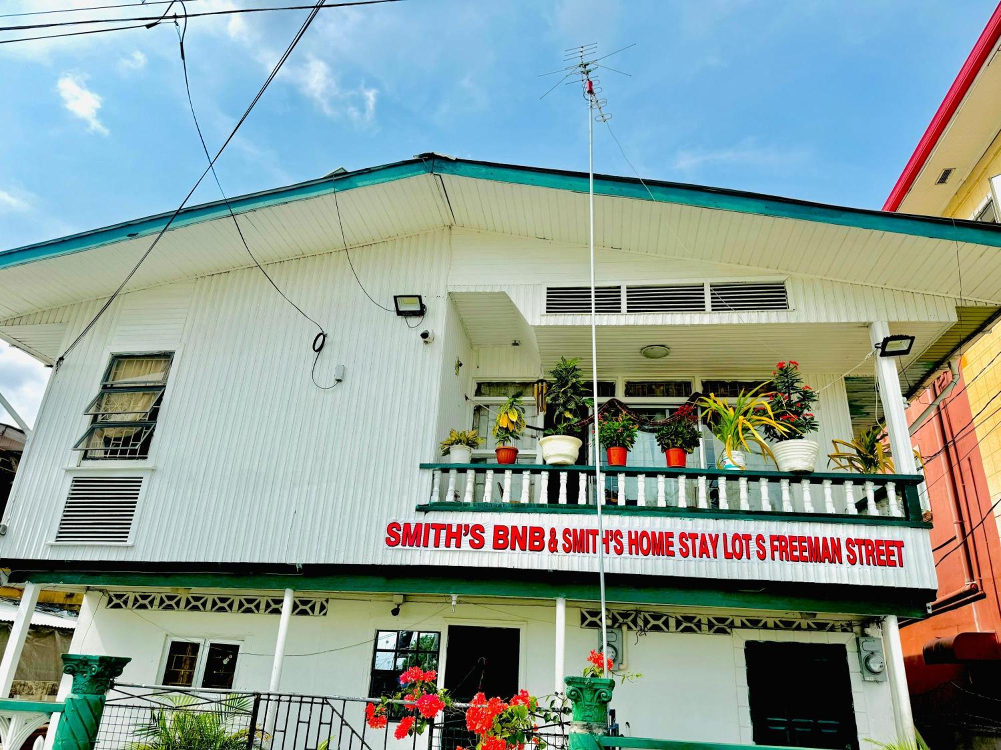 Smith'S Homestay Georgetown Extérieur photo