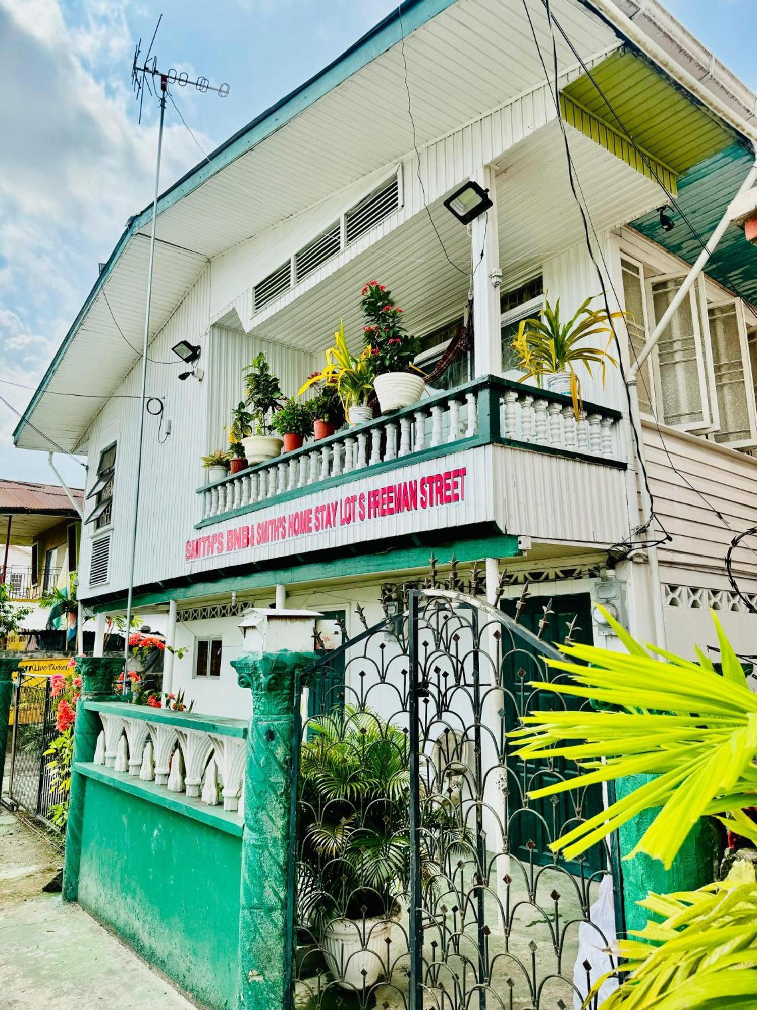 Smith'S Homestay Georgetown Extérieur photo